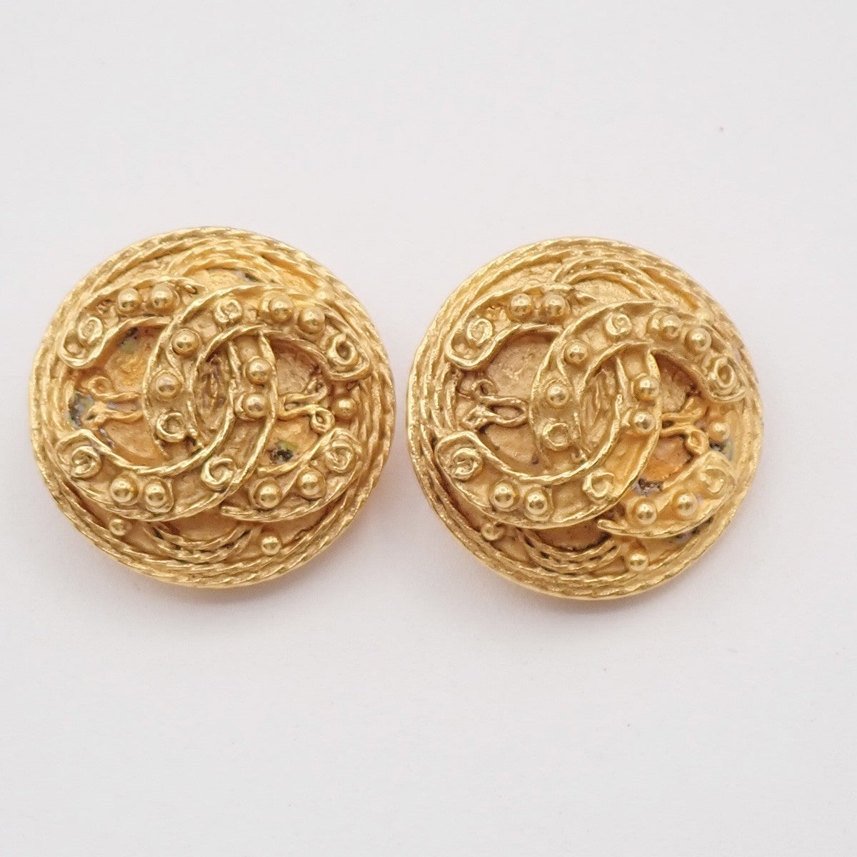 CHANEL CC Logo Round Button Earrings 04A Clip-On Gold GHW France 84RF848