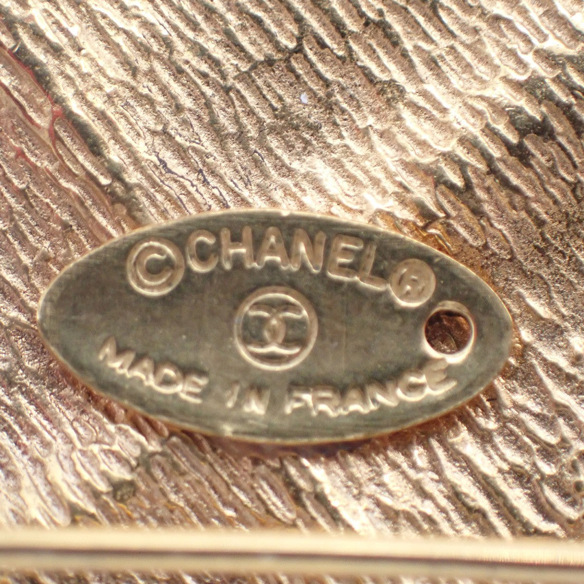 CHANEL Matelasse Pin Brooch Gold-Plated France Accessory Vintage 30RL990