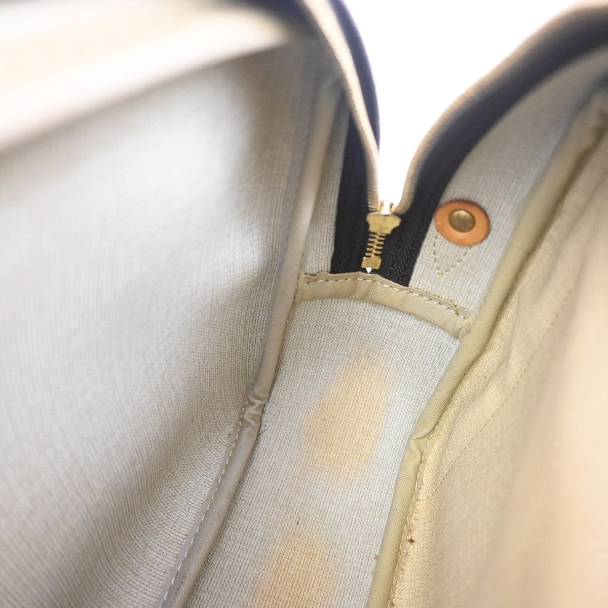 LOUIS VUITTON Reporter PM Crossbody Shoulder Bag Monogram Leather M45254 80KC892