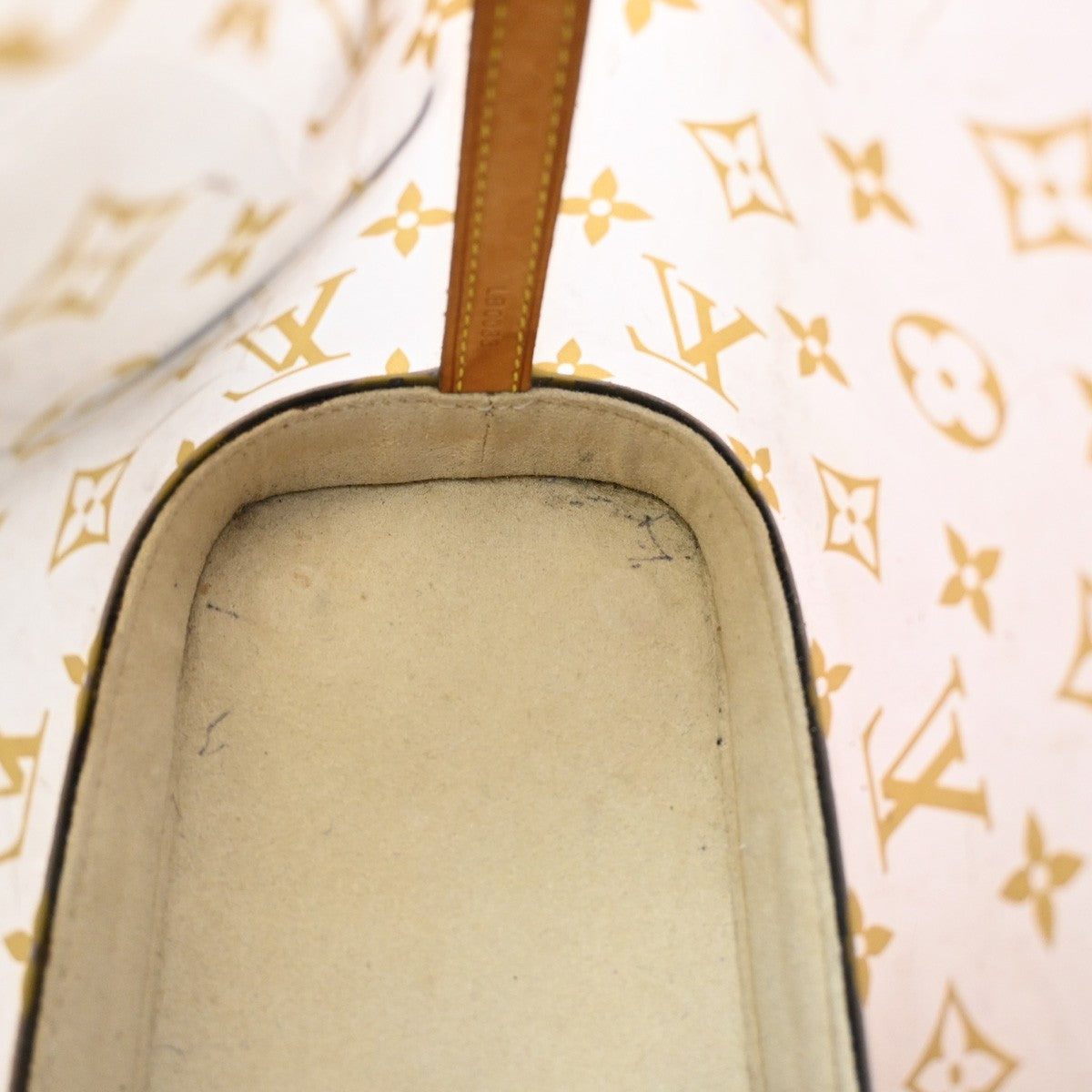 LOUIS VUITTON Cabas Ambre PM Chain Shoulder Bag Monogram Vinyl BN M92502 72KP041