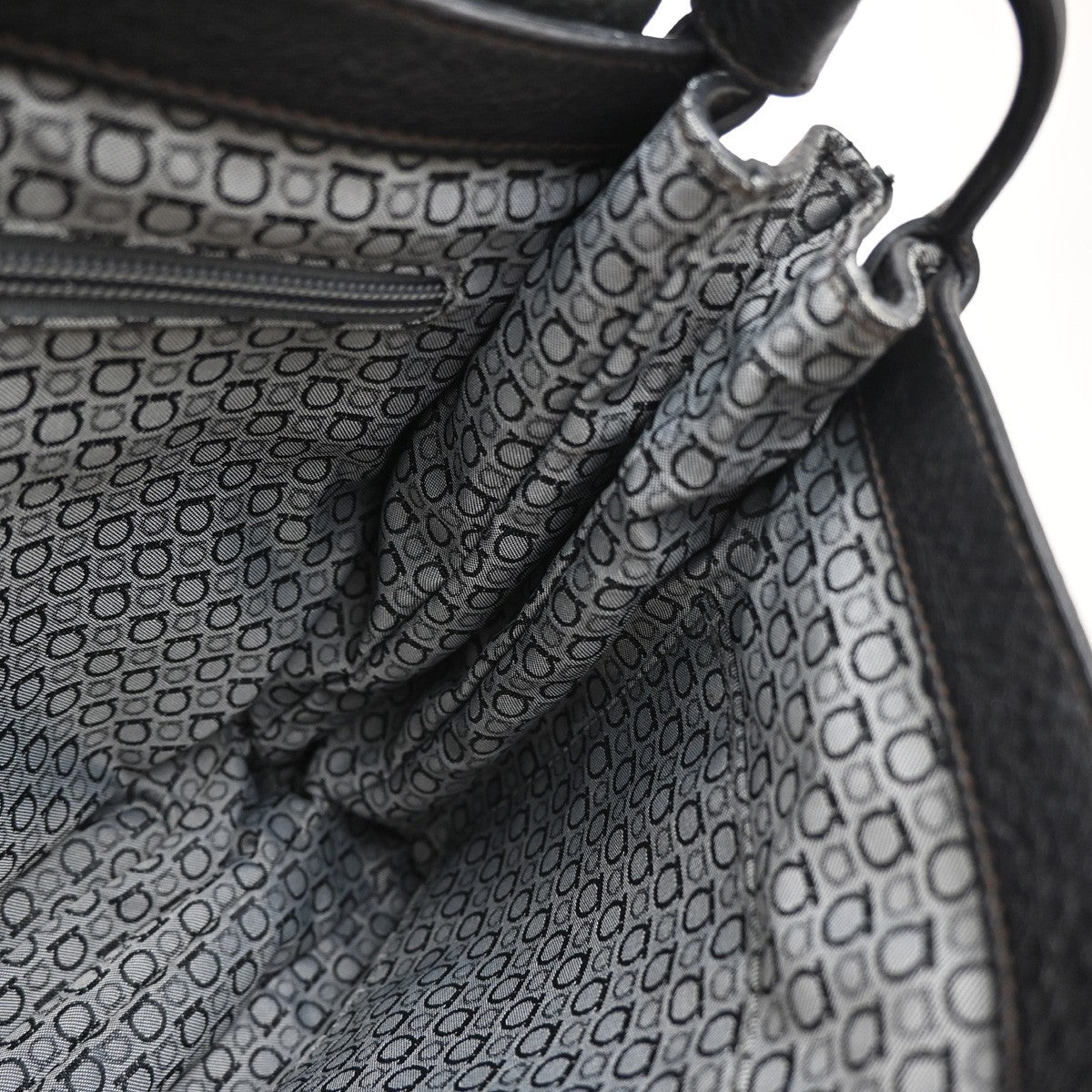 SALVATORE FERRAGAMO Gancini Shoulder Bag Leather Black SHW Italy 34RF978