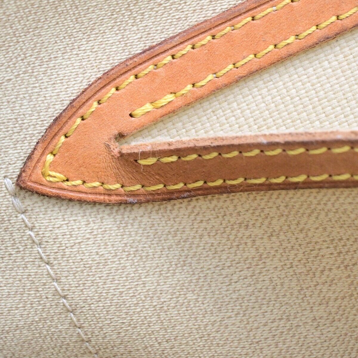 LOUIS VUITTON Reporter PM Crossbody Shoulder Bag Monogram Leather M45254 80ED531