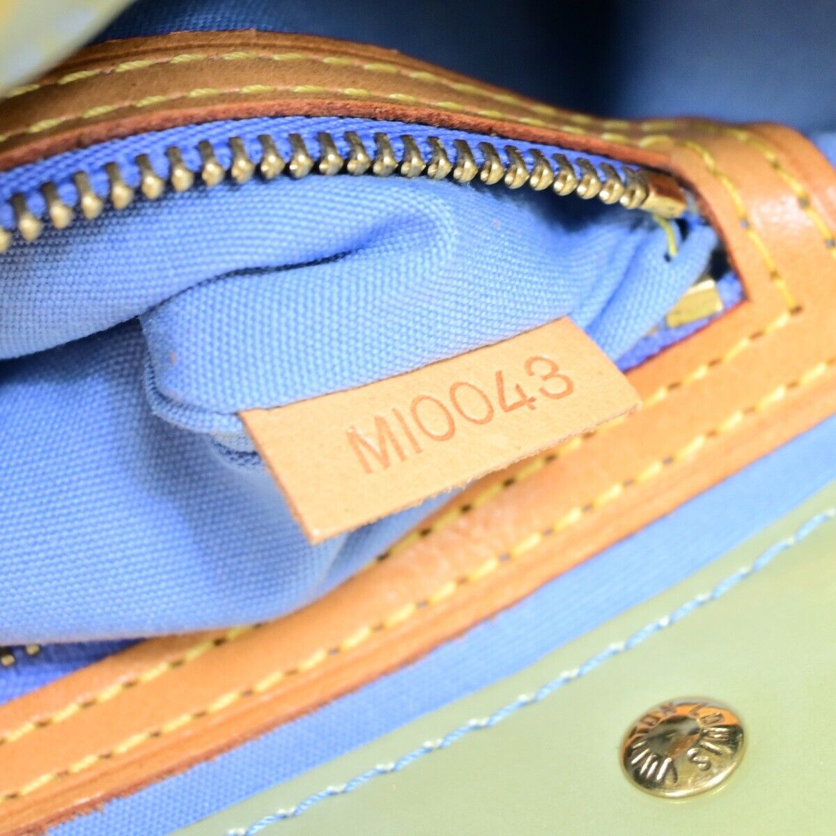 LOUIS VUITTON Reade PM Shoulder Bag Monogram Vernis Leather LD M91220 60FA760