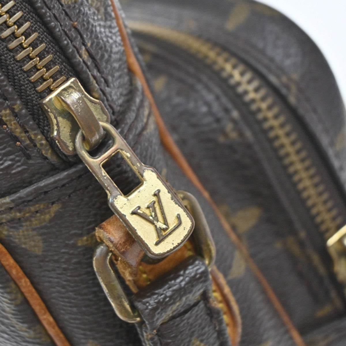 LOUIS VUITTON Amazon Crossbody Shoulder Bag Monogram Leather BN M45236 38KP597