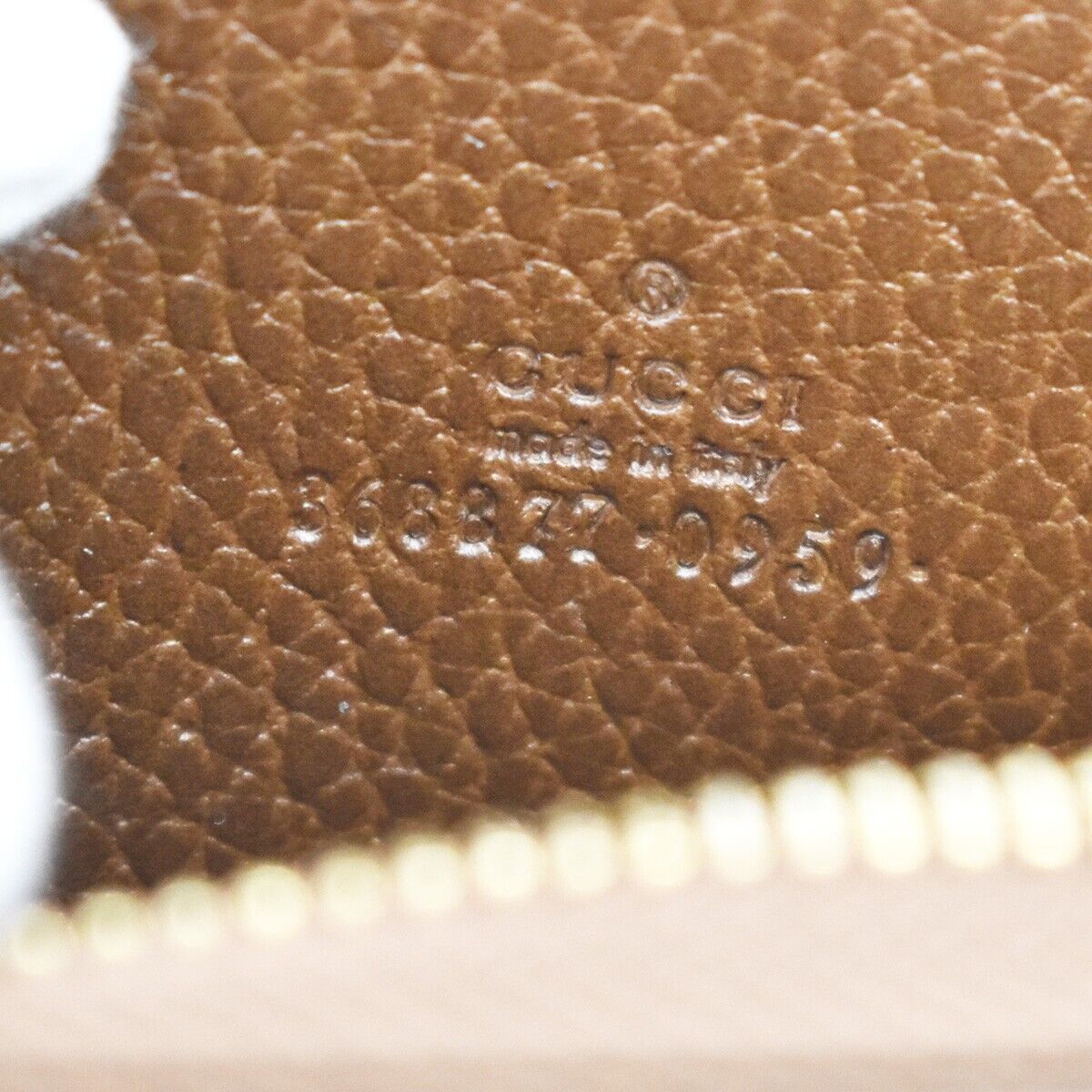 GUCCI Logo Zipper Coin Case Wallet Leather Brown Gold Made In Italy 83YC830