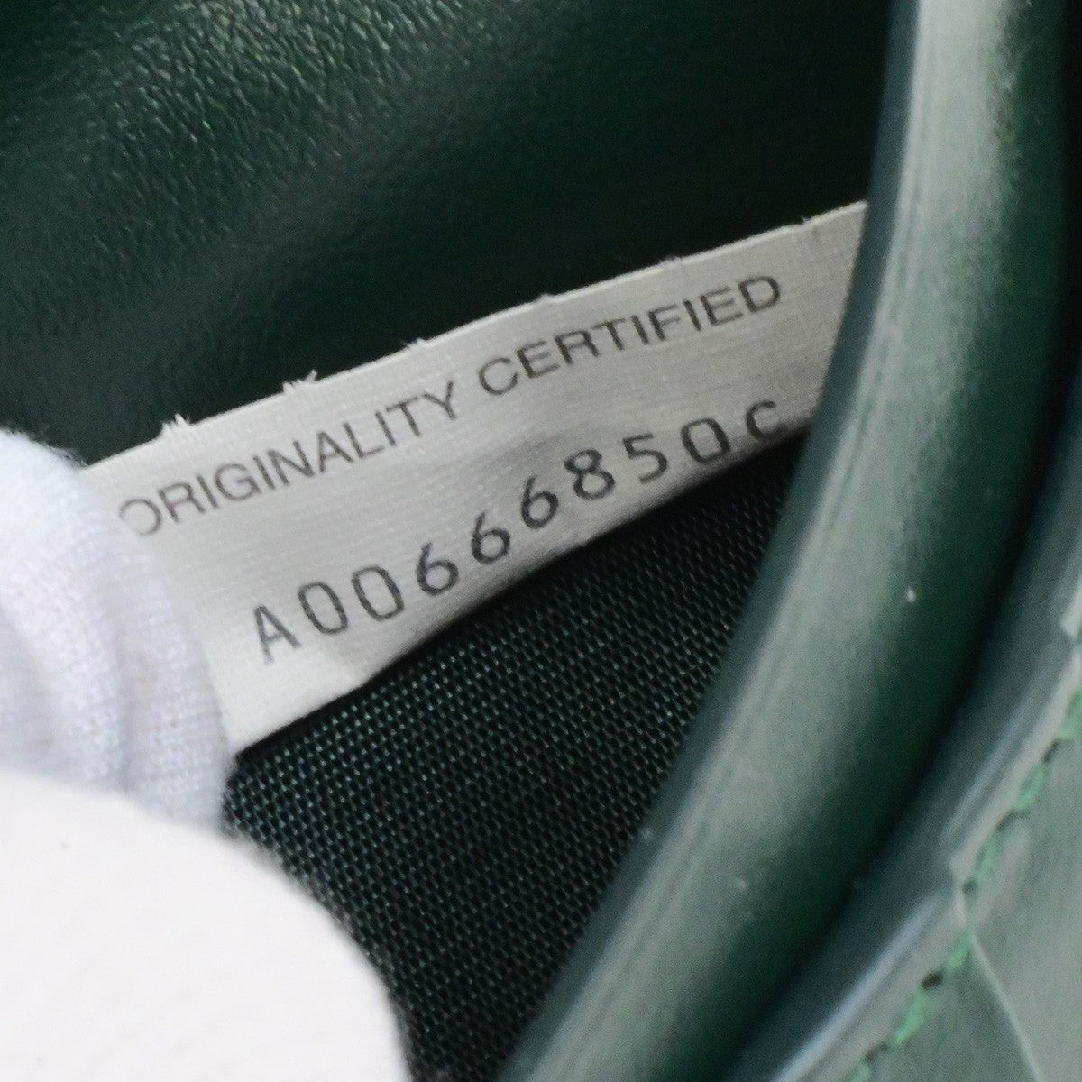 BOTTEGA VENETA Logo Cassette Bifold Wallet Purse Leather Green Italy 32RL091