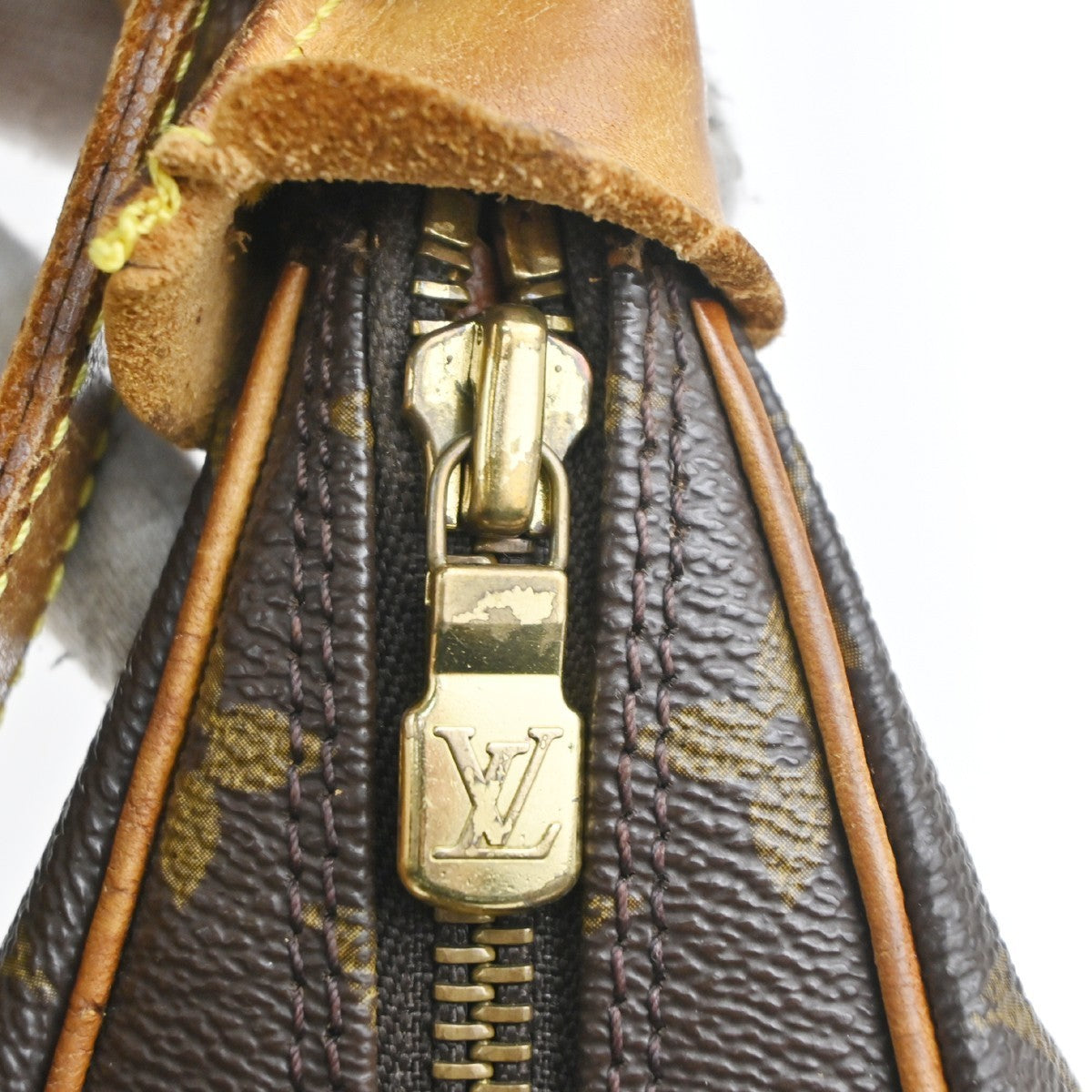 LOUIS VUITTON Boulogne 35 Shoulder Bag Monogram Leather Brown M51260 39KC444