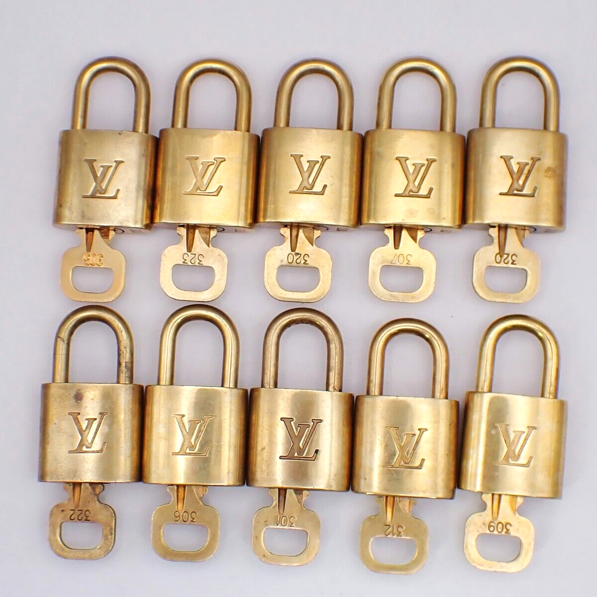 LOUIS VUITTON LV 10 Set  Padlock Key Bag Charm Cadena Gold Plated France 80YF809