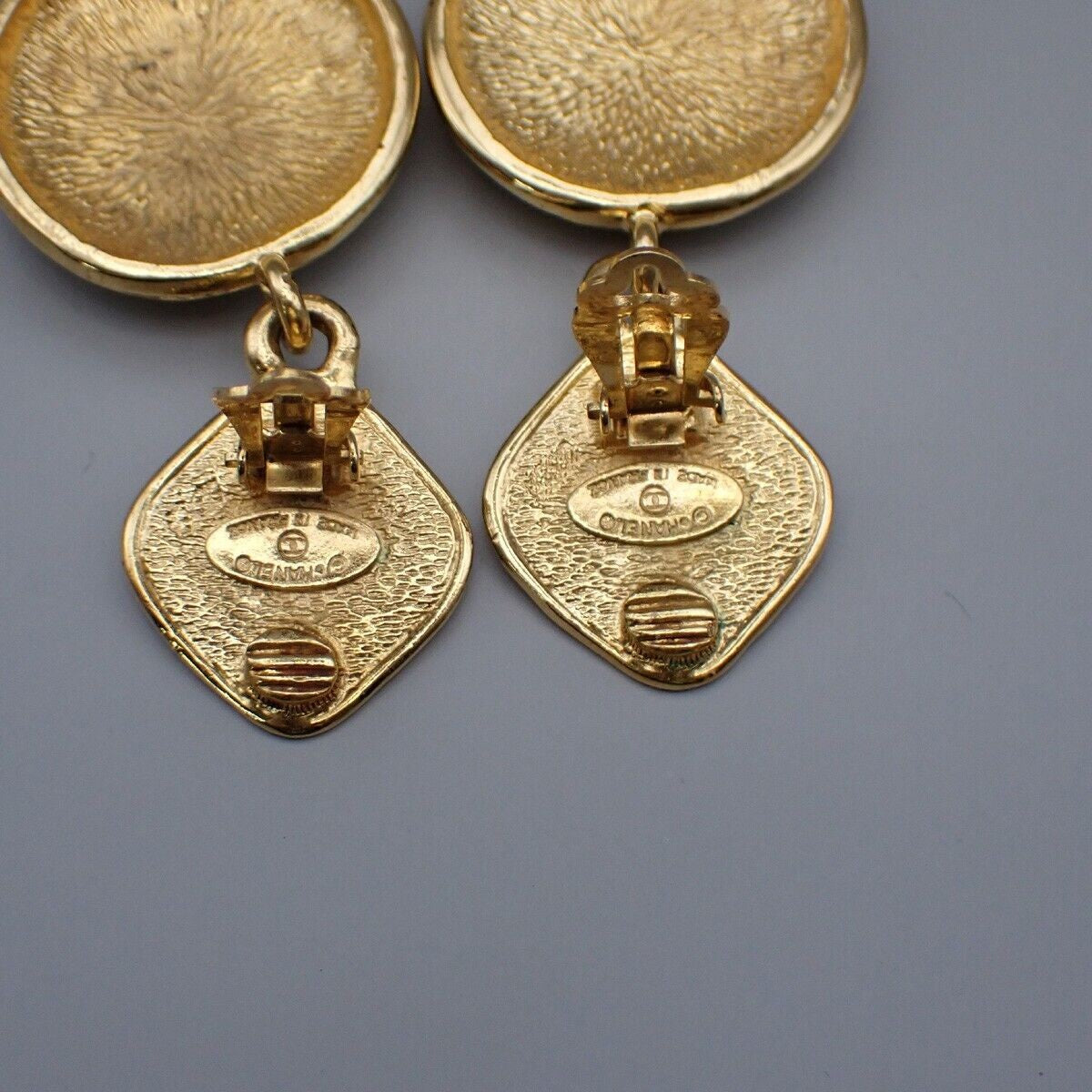 CHANEL CC Logo Round Drop Earrings Clip-On GHW France Vintage 75RK809
