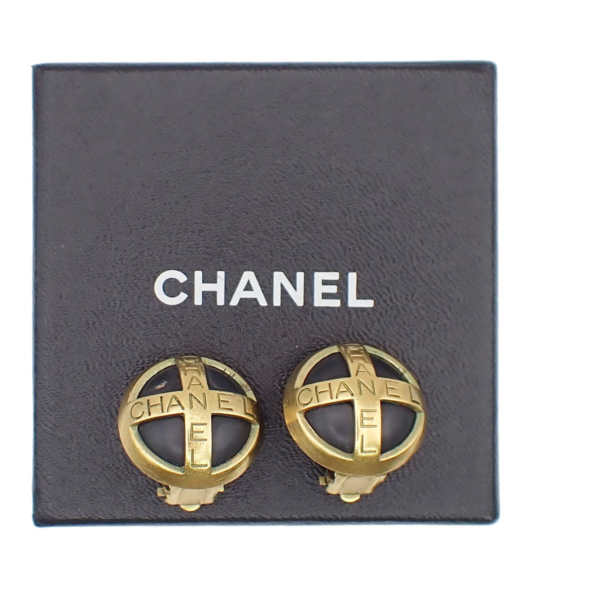 CHANEL CC Logo Round Button Earrings Clip-On 95P Gold Black GHW Vintage 83RF994