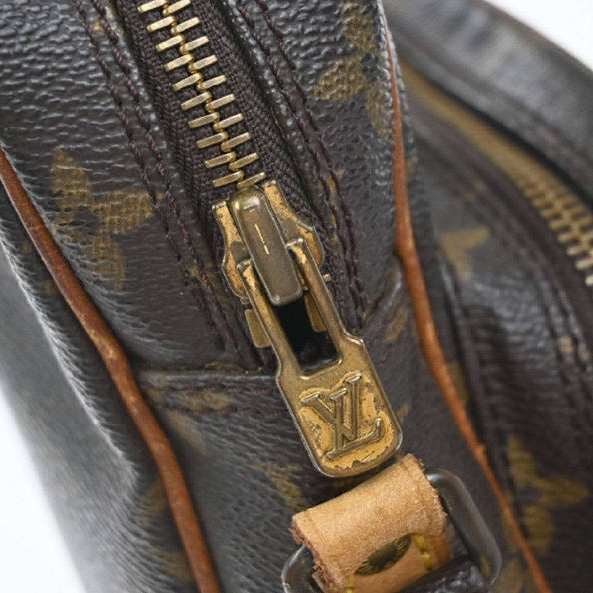 LOUIS VUITTON Amazon Crossbody Shoulder Bag Monogram Leather BN M45236 36KP404