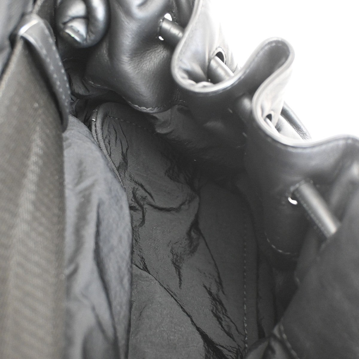 BOTTEGA VENETA Logo Beak Belt Waist Bag Leather Black SHW Italy 50RL603