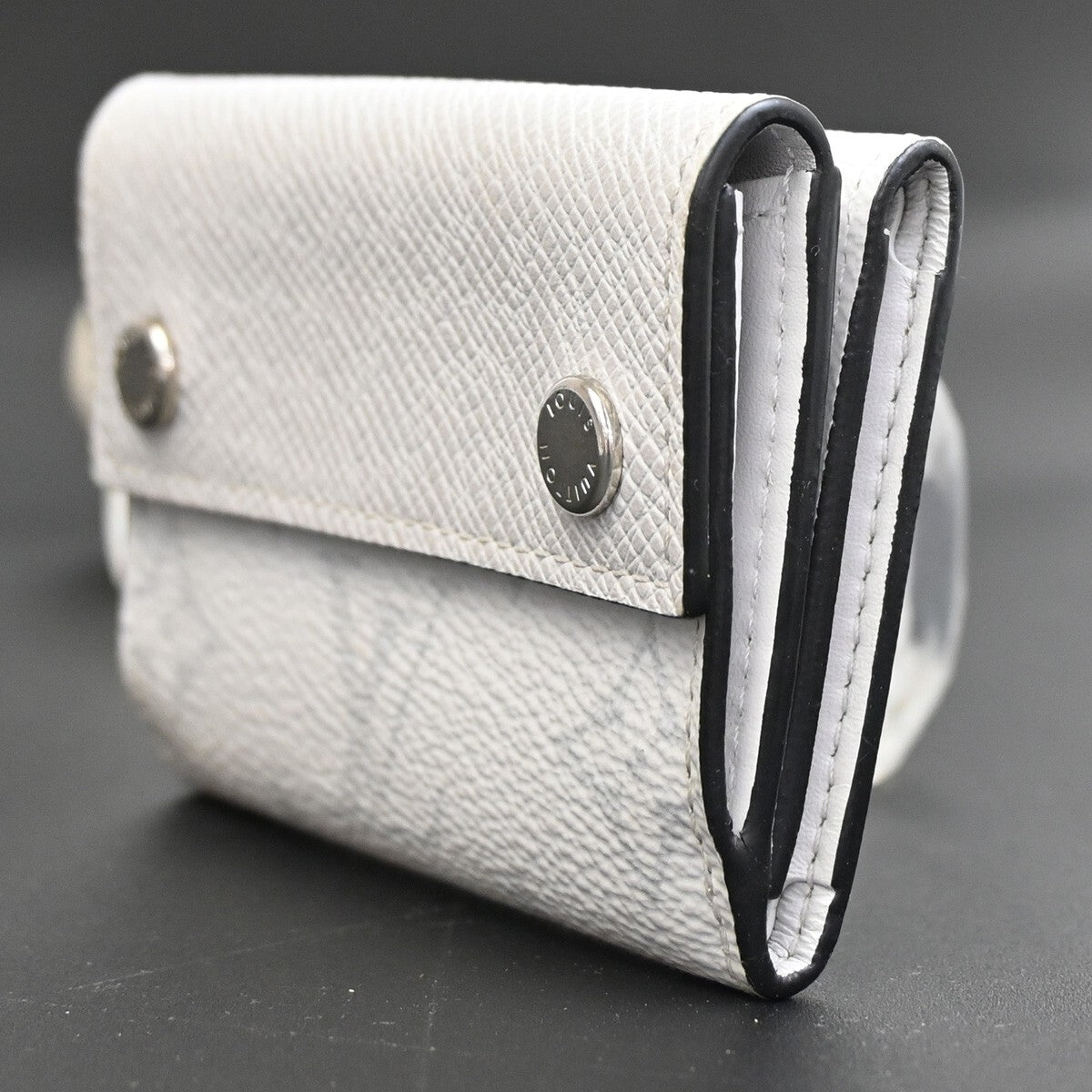 LOUIS VUITTON Discovery Compact Trifold Wallet Taigarama Leather M67621 35FB565