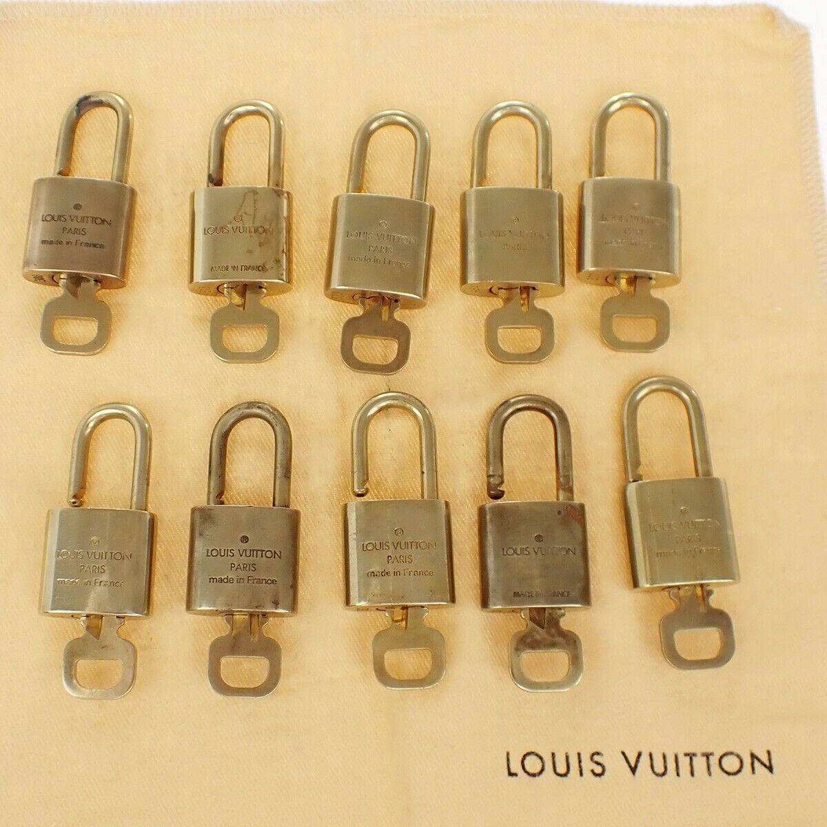 LOUIS VUITTON LV 10 SET PADLOCK KEY BAG CHARM CADENA GOLD PLATED FRANCE 37EB419