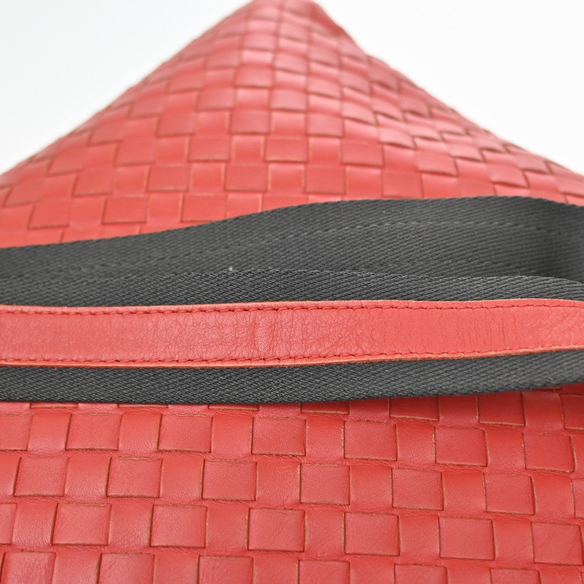 BOTTEGA VENETA Logo Intrecciato Crossbody Shoulder Bag Leather Red Italy 79KD210